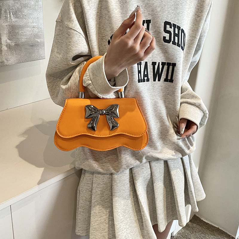 2025 New Designer Shoulder Bag Exquisite Banquet Bag Cute Bow Women's Handbag Women's High End Small Square Bag