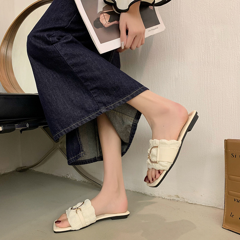 Large Solid 2025 New Designer Sandals Summer New Square Headed Thick Bottom Fashion Casual Outwear Women's One Line Slippers