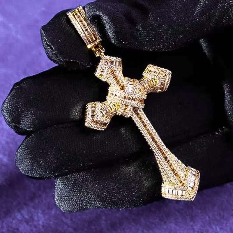 Hip hop GRA Bg D color stick moissanite pure sier dia tester wrapped in men's and women's cross pendant