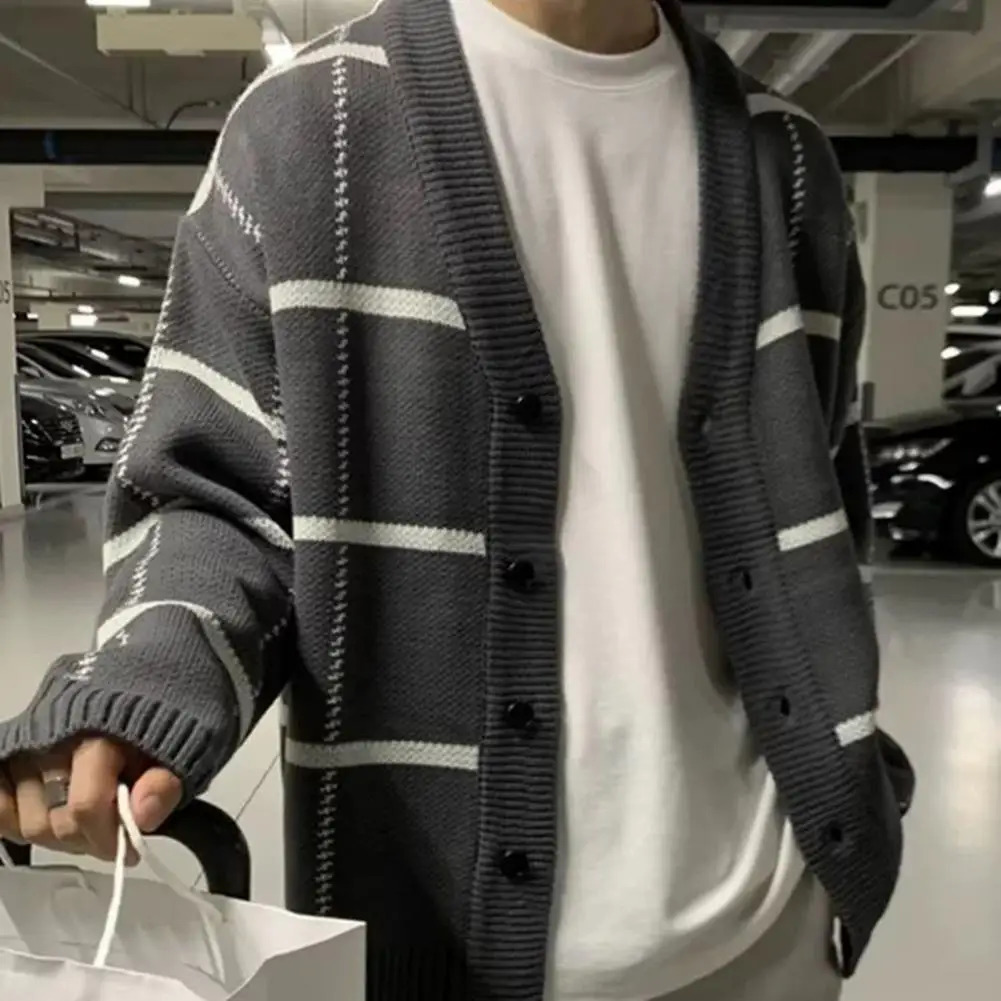 Mens retro knitted cardigan fashionable mens Vneck plain printed autumn and winter casual streetwear 250311