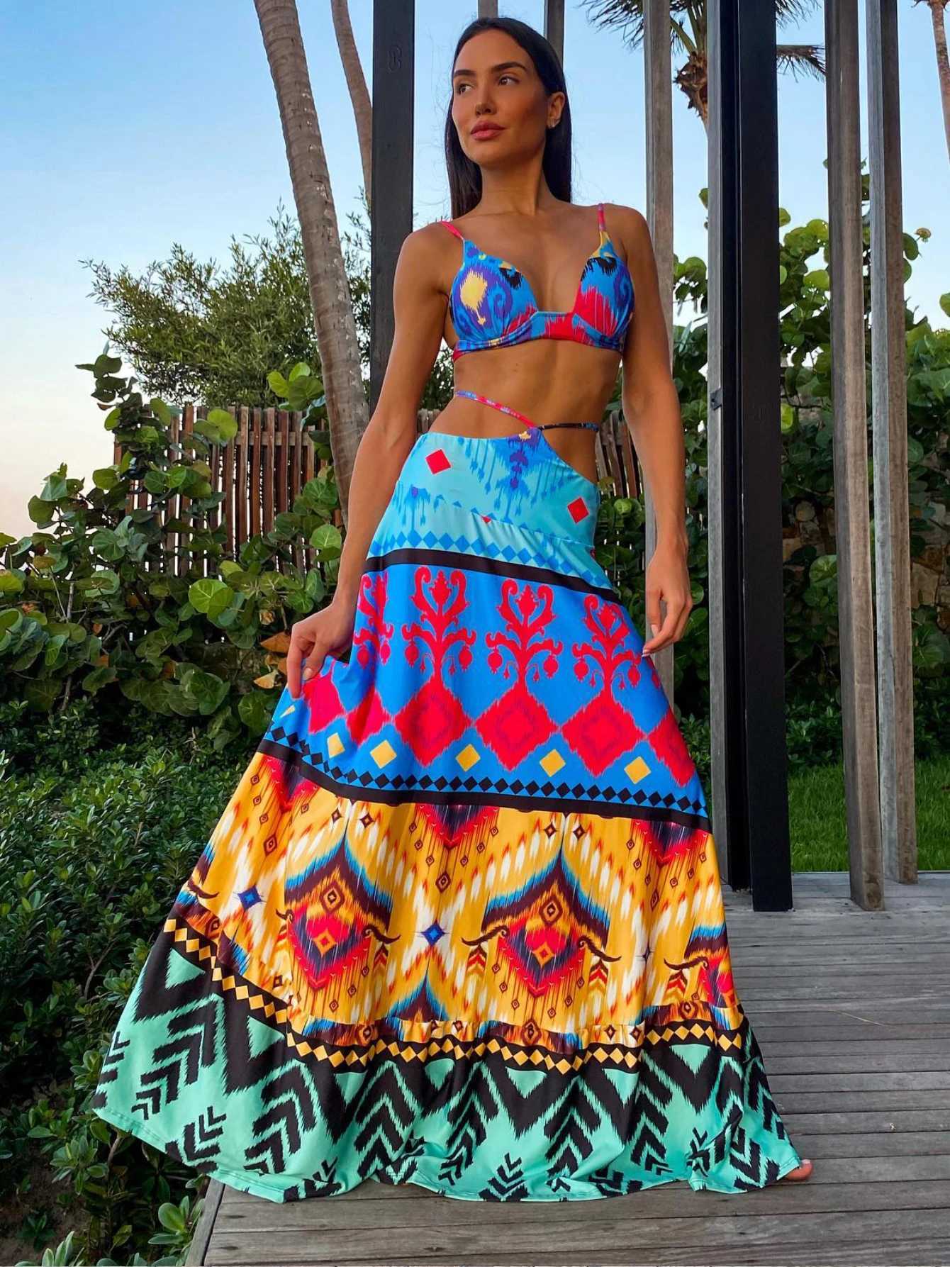 Two Piece Dress 2025 New Sexy Printed Beach Womens Two piece Skiing White Bra High Waist A-line Long Skiing Set Summer Vacation Seaside Leisure Set Y2