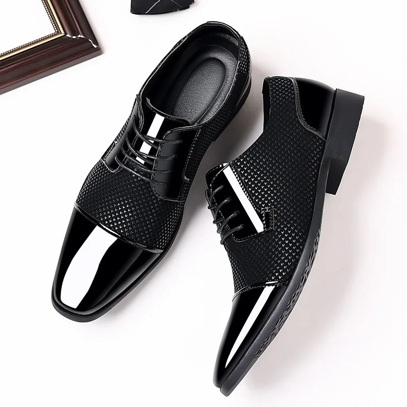 Trending Classic Men Dress Shoes for Men Oxfords Patent Leather Shoes Lace Up Formal Black Leather Wedding Party Shoes 250314