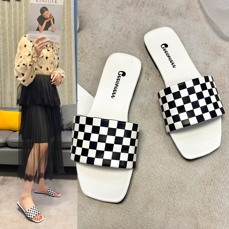 Large Size Shoes 2025 New Designer Sandals Summer Korean Version Checkered One Word Slippers For Women's Fashion Outerwear Flat Bottomed Sandals