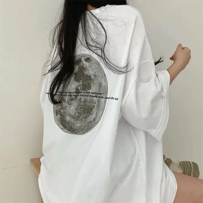 2025 New Women's Short sleeved T-shirt Designer Fashion Street Wear Women's O-neck Pullover Korean Women's Casual Loose T-shirt4