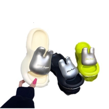 2025 New Designer Sandals Metal Rabbit Slippers Summer Wear For Girls Thick Bottom Stepping On Shit Feeling Anti Slip Cool Slippers Fashionable