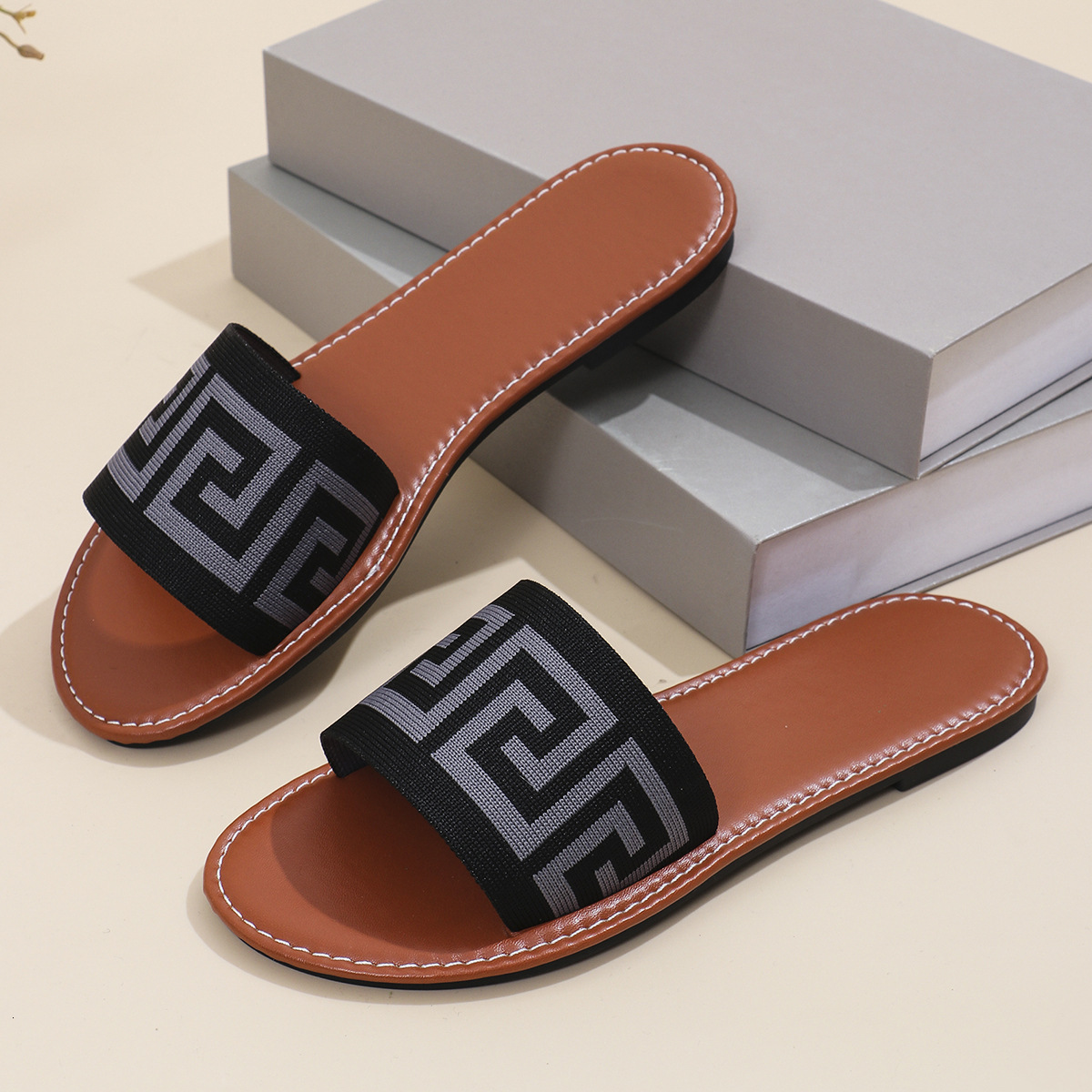 Large Size Flat For Outdoor Wear 2025 New Designer Sandals Summer Fabric Round Head Women's Slippers Slippers