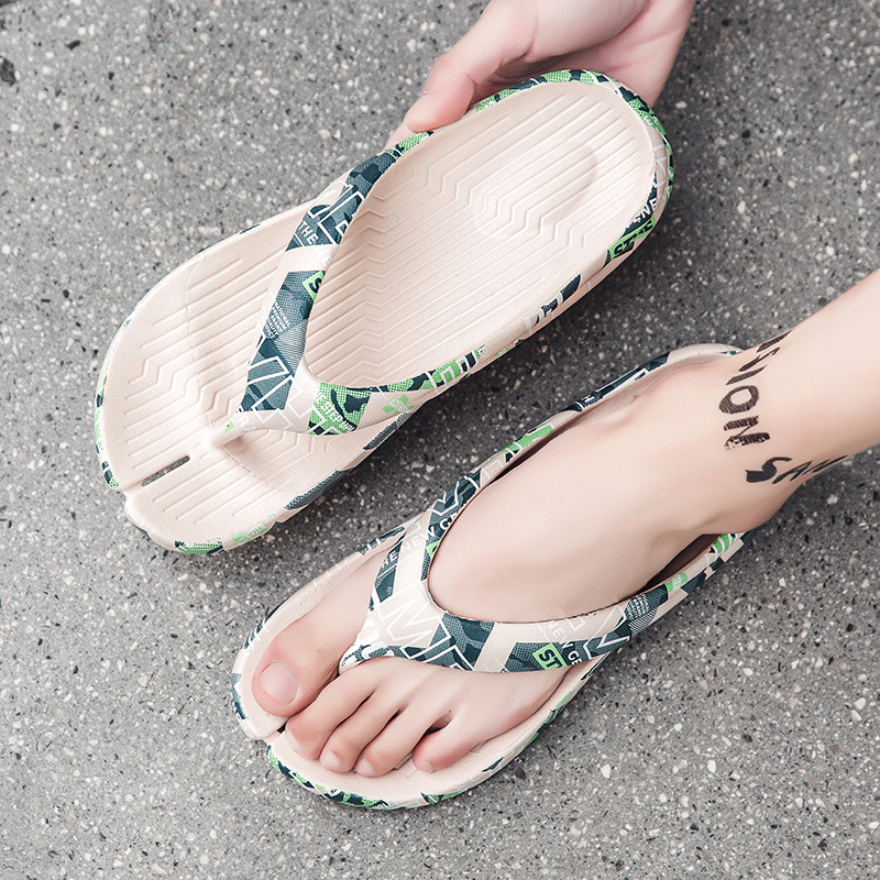 Designer Men's Plus Size Flip Flops For Summer Outdoor Wear Beach Anti Slip Casual Sandals With Clip Feet Feel Like Stepping On Poop Thick Sole V