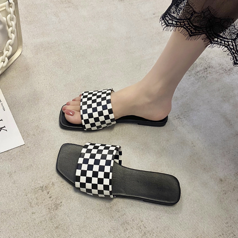 Large Size Shoes 2025 New Designer Sandals Summer Korean Version Checkered One Word Slippers For Women's Fashion Outerwear Flat Bottomed Sandals