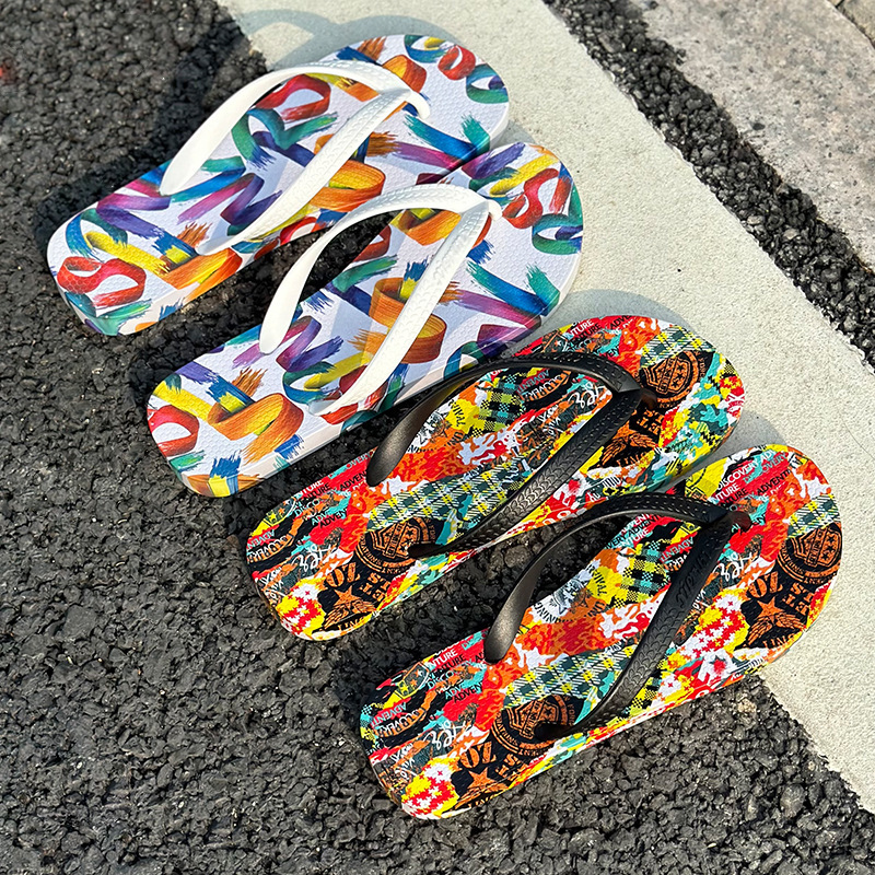 2025 New Designer Sandals Herringbone Slippers For Spring And Summer Outdoor Sports Slippers Indoor Feeling Of Stepping Feces Soft Soled Men Clip On T