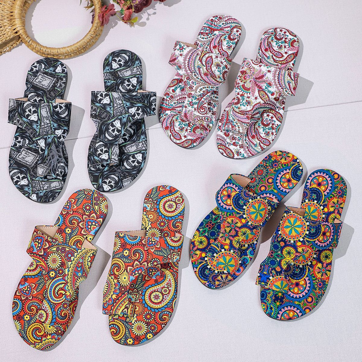 Large Size Ethnic For Women 2025 New Designer Sandals Summer New Flat Bottomed Printed Toe Set Roman Style Cool Slippers