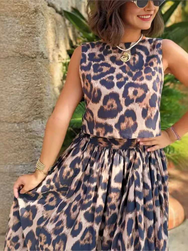 Two Piece Dress Trend Leopard Print Skirt 2-piece set for womens Slvel Backl Leaf up cut top waist A-line Skirts 2-piece set new Y2503156EXP