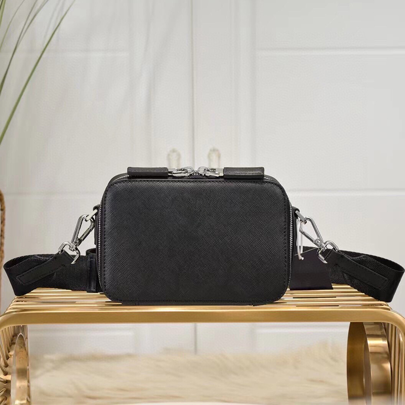 Designer Men Brique Saffiano Leather Bag 2070 Luxury Crossbody Shoulder Bag Classic Square Camera Bag Leisure Fashion Bag