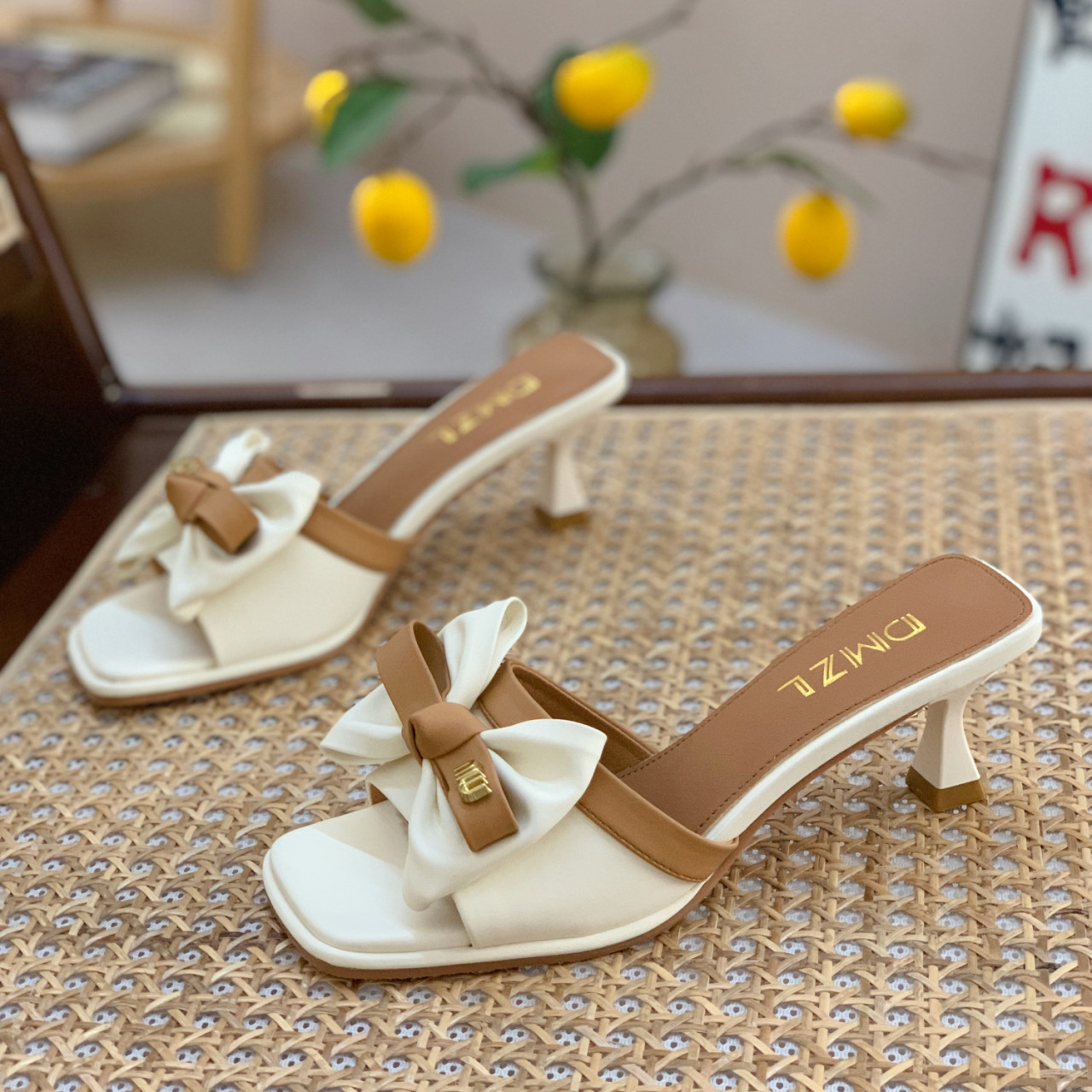 Free shipping new slippers women sandals fashion comfortable outdoor daily bow tie mid heeled shoes beige black