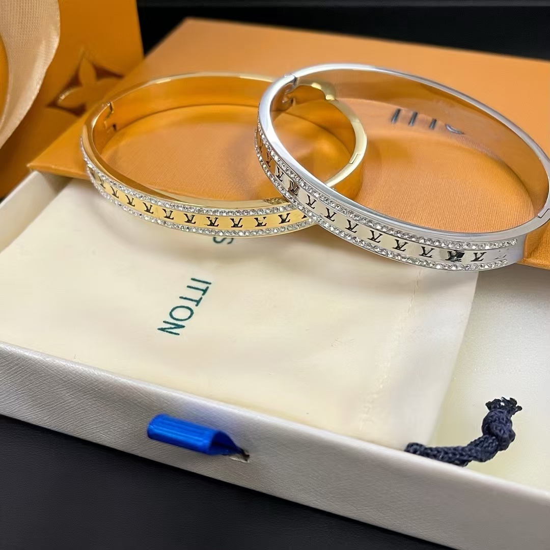 2025 Bangle bracelet designer bracelet for men women plated gold simple trendy letter mens bracelet jewlery designer for women