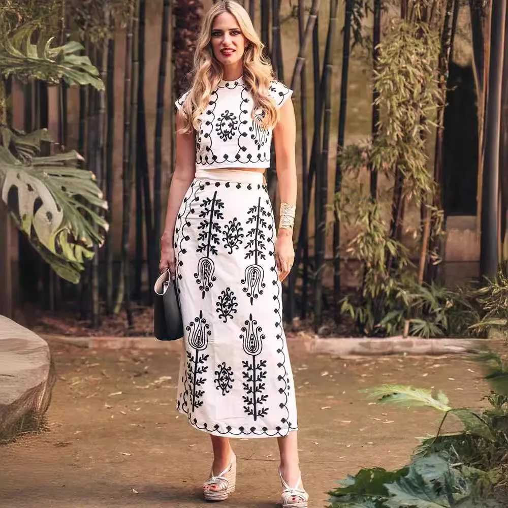 Two Piece Dress Cotton and linen printed top two-piece set for women shoulder pads Slvel crop top lace top womens summer beach set Y250315W0WU