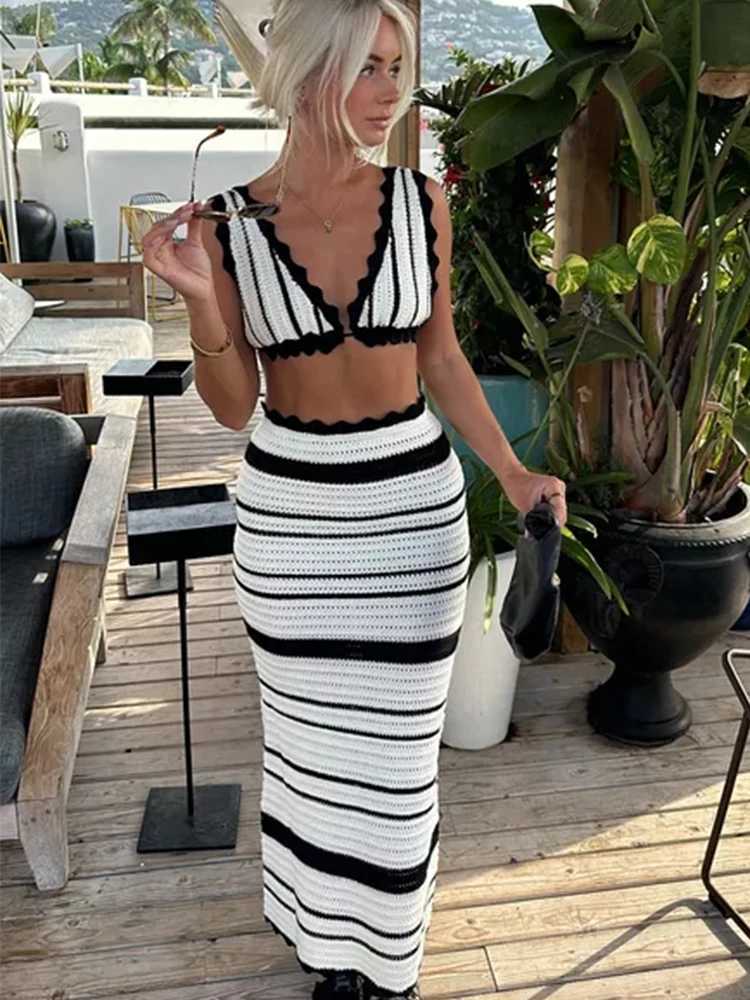 Two Piece Dress Trendix Striped Knitted Skiing and Bra Set Womens Sexy Back Slvel Bikini Top Bohemian Party Elegant Knitted Long Night Dr Y250315K3G9