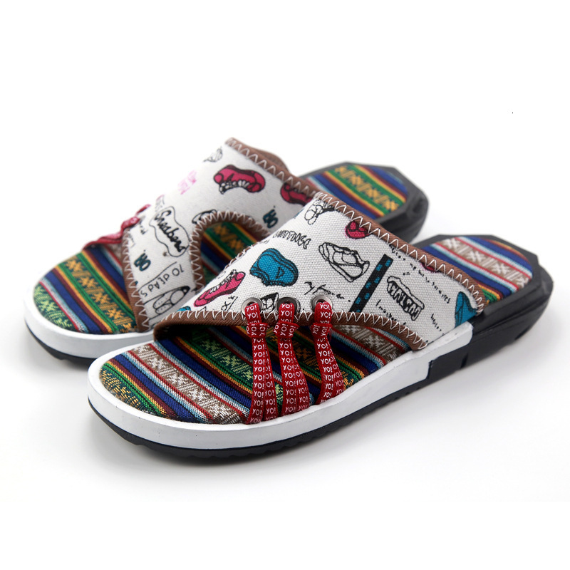 2025 New Designer Sandals Large Fashion Thick Bottom Slippers Summer Jackets Outdoor Men's Beach Sandals Fashion Flip Flops