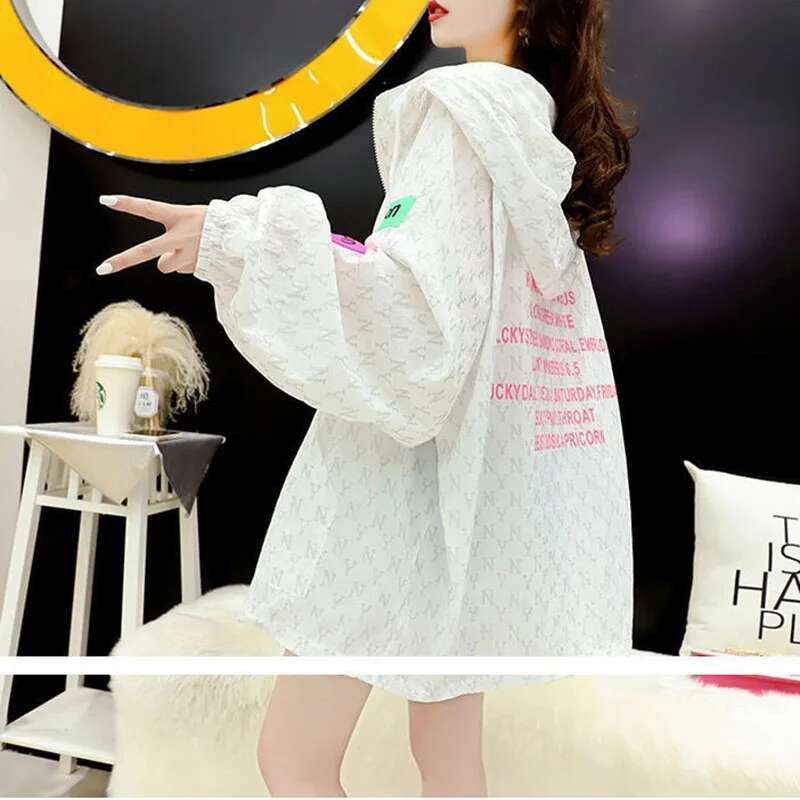 2025 New Outdoor UV resistant Breathable Designer Fashion Hooded Ice Silk Women's Thin Coat