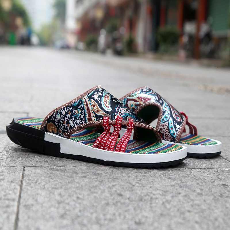 2025 New Designer Sandals Large Fashion Thick Bottom Slippers Summer Jackets Outdoor Men's Beach Sandals Fashion Flip Flops