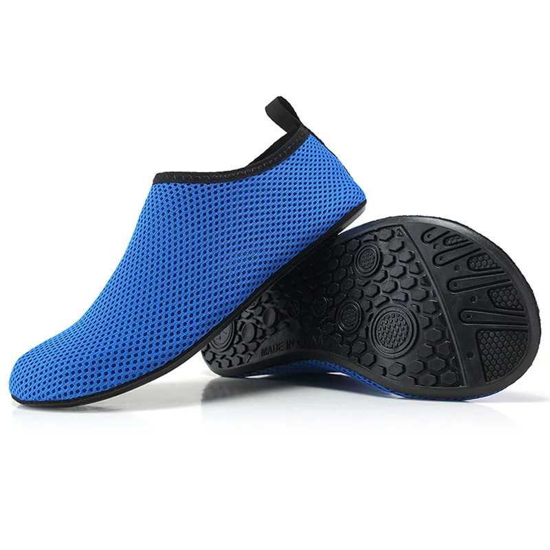 2023 Couple Aqua Shoes Summer Lightweight Men Water Quickdrying Women Beach Soft Antislip Sneakers 250304