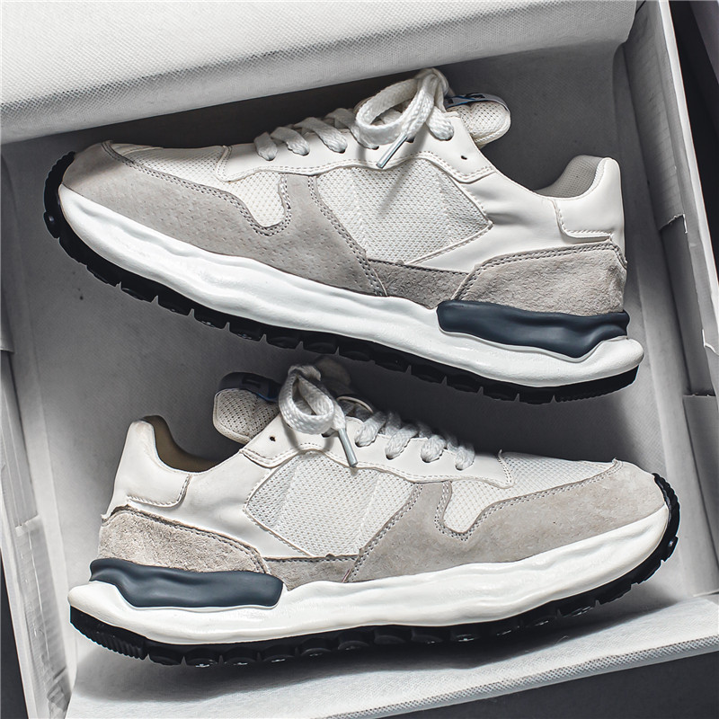 Men Fashion 2025 New Mesh Breathable Sneakers Trendy Versatile Inner Heightened Athleisure Running Shoes White Grey Green Free shipping