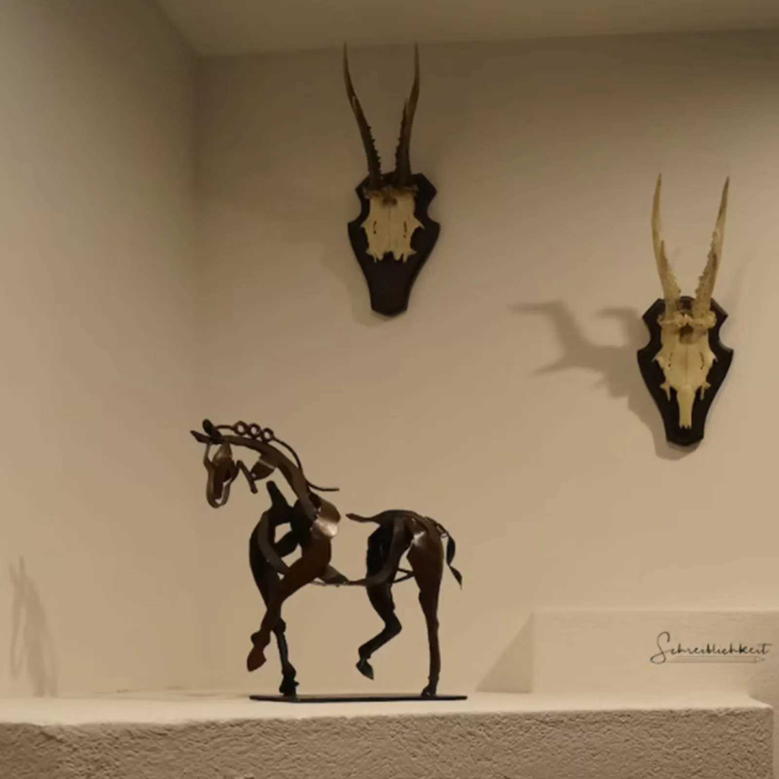 Horse Sculpture Metal LED 3D Animal Sculpture Home Restaurant Office Decoration Home Decoration Gifts Y250315