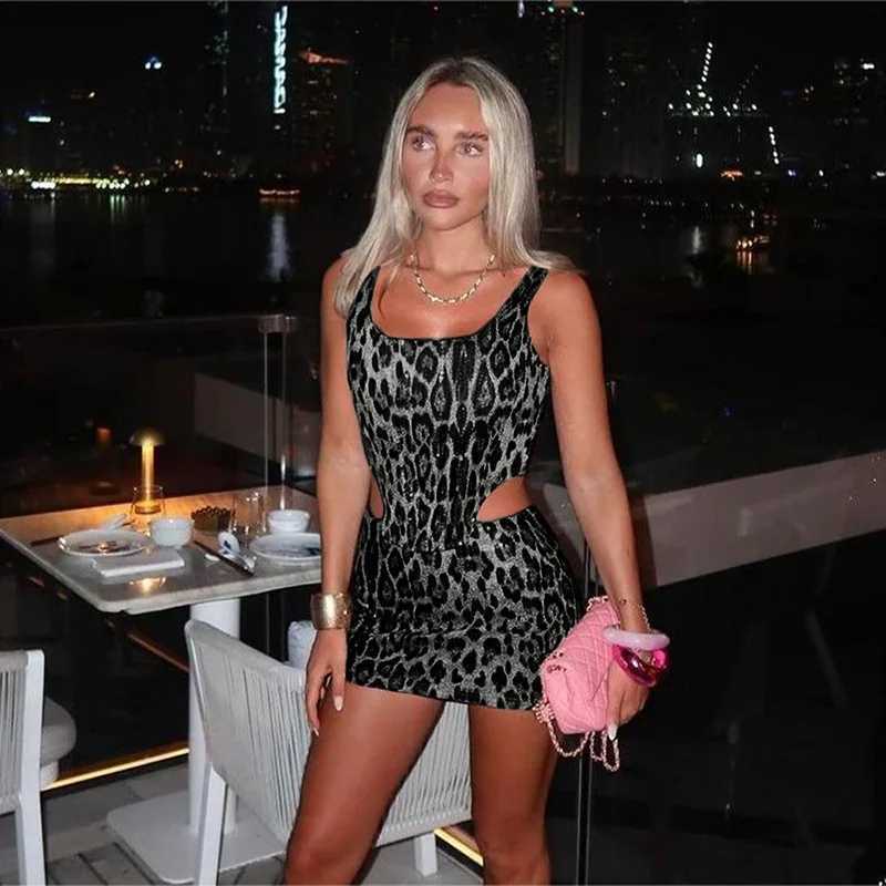 Two Piece Dress Leopard Print Sequin 2 Piece Set Backl Corset Top and Mini Skirt Sexy Club Outfits Women Summer Backl Skirt Tracksuits Y250315JM7U
