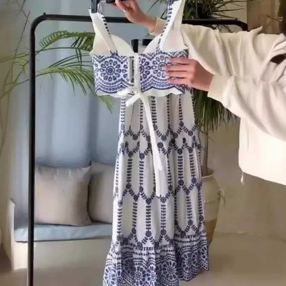 Two Piece Dress Half leather two-piece womens clothing 2025 summer new sexy printed shoulder strap bra and long Dr womens clothing set Y250315ELE1