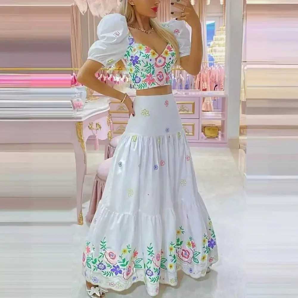 Two Piece Dress Floral print fluffy Slve crop top and ruffled skiing set for womens short Slve top V-neck high waisted loose long jacket set Y250315DF