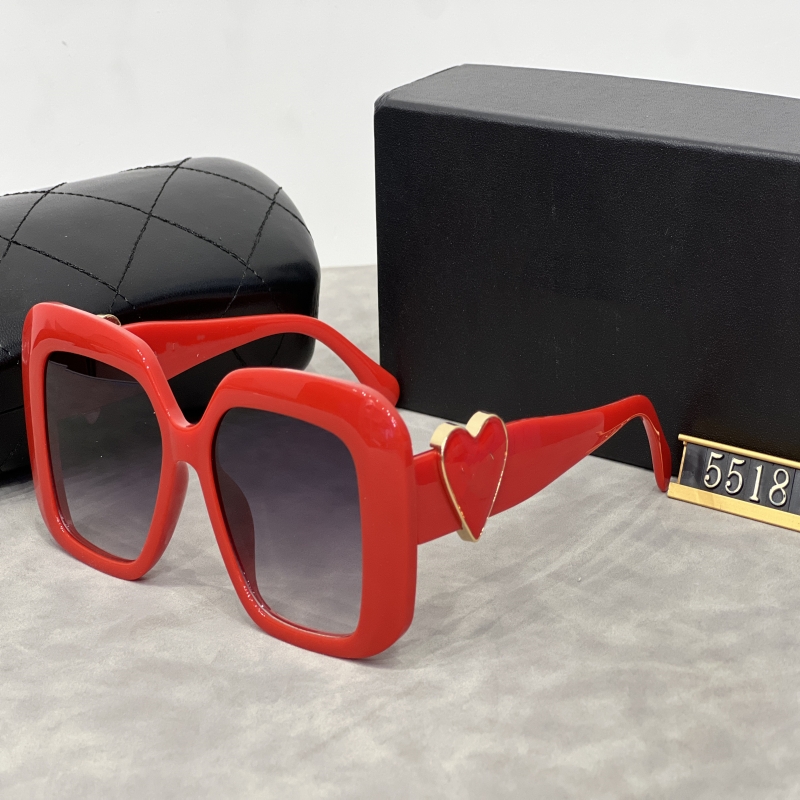 Fashion designer Women Hearts Sunglasses 2025 Luxury Metal Trendy Eyewear Brand Design Vintage womens Square Sun Glasses Mirror Clasp Hearts