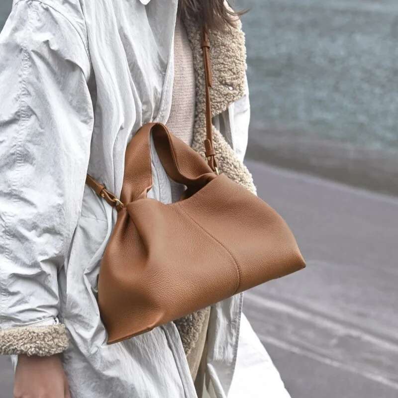 2025 New Cloud Dumpg Soft Lunch Box Bun High End Versatile Shoulder Bag