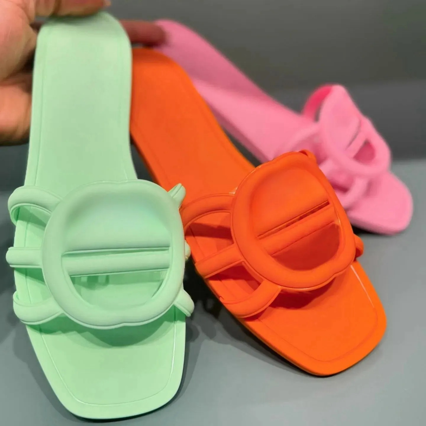 Designers Sandals Luxury Slide Interlocking Women Ladies Hollow new color Platform Slippers Women Slide Sandals Fashion Retro Lovely Sunny Beach Sandals