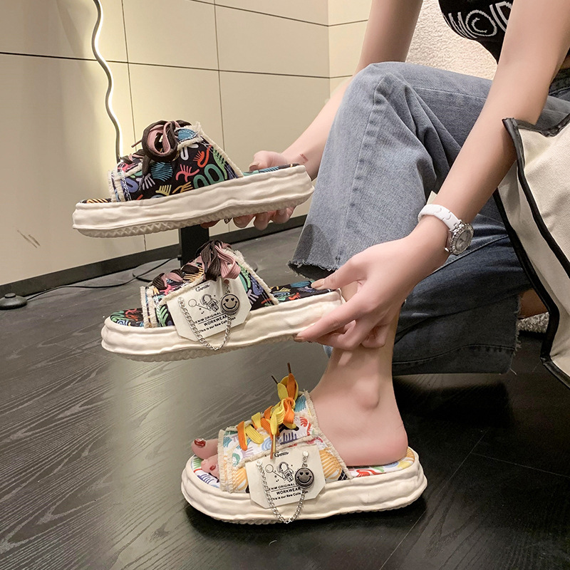 2025 New Designer Sandals Personalized Graffiti Dissolving Thick Sole Slippers For Women's Summer Outwear New Canvas Cool Drag Net Red Milk Hooki