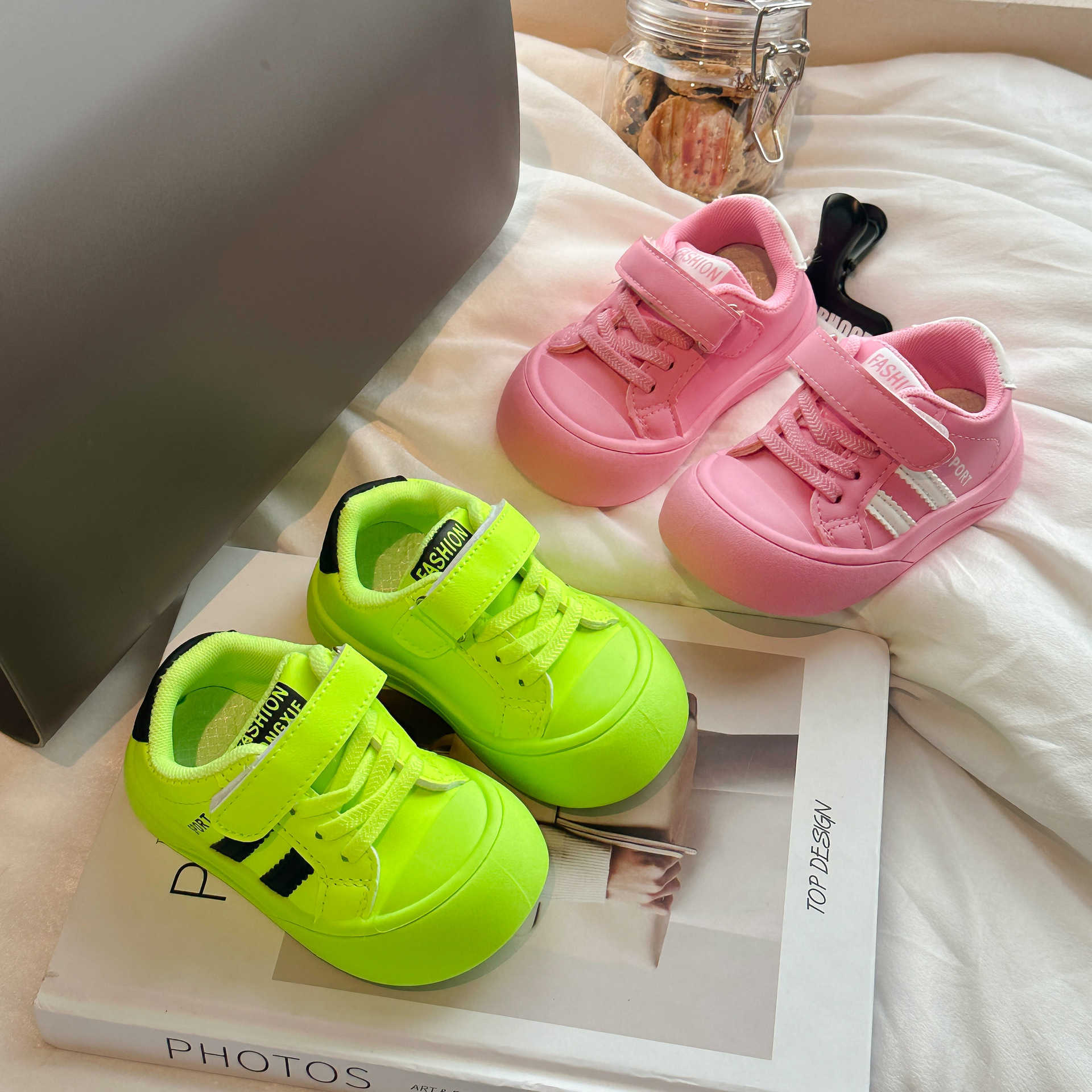 Athletic Outdoor Infant and toddler walking shoes male baby shoes soft soled anti slip shoes single shoes for girls spring and autumn styles white sho