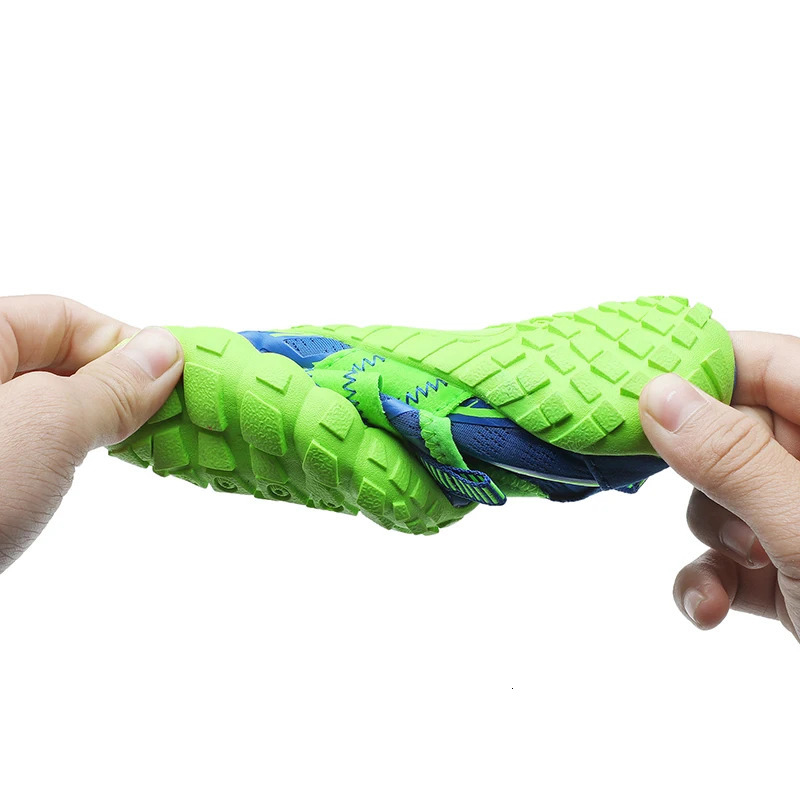 Aqua shoes for boys and girls summer swimming barefoot teenagers sports breathable non slip 250304