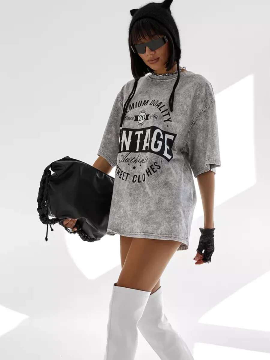 2025 new oversized INS short sleeved retro loose street designer fashion outfit worn-out T-shirt women's printed half sleeve4