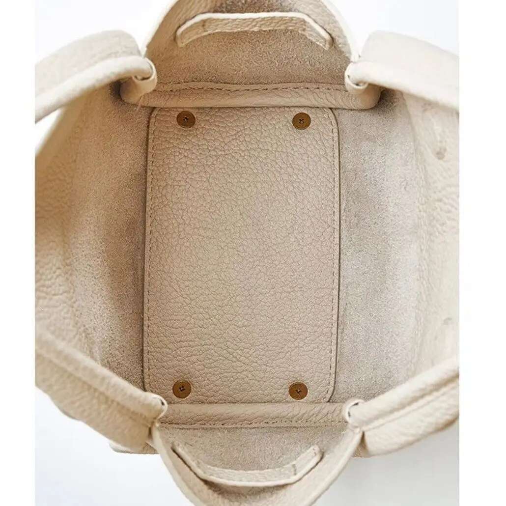 2023 New Women's Small Replica Cute Y2k Designer Minority Party Pink White Green Bucket Handbag Shoulder Crossbody Cloud Bag