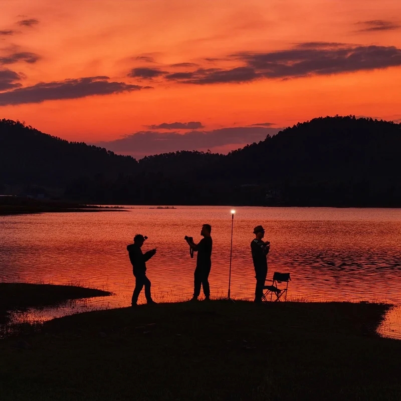 Magnetic Telescopic LED Work Light with Remote Switch - Suitable for Camping, Fishing, and Hiking