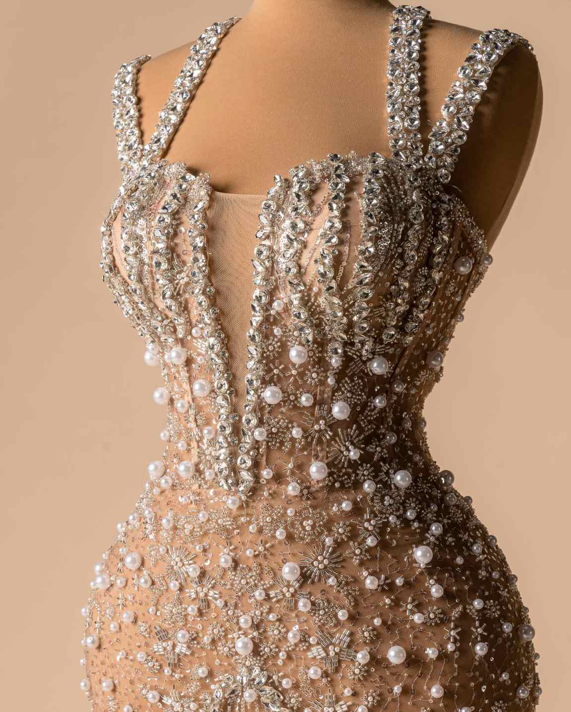 Evening Dresses For Women Spaghetti Strap Sleeveless Gown Sequins Pearls Crystal See Through Sweep Train Party Customized Dress