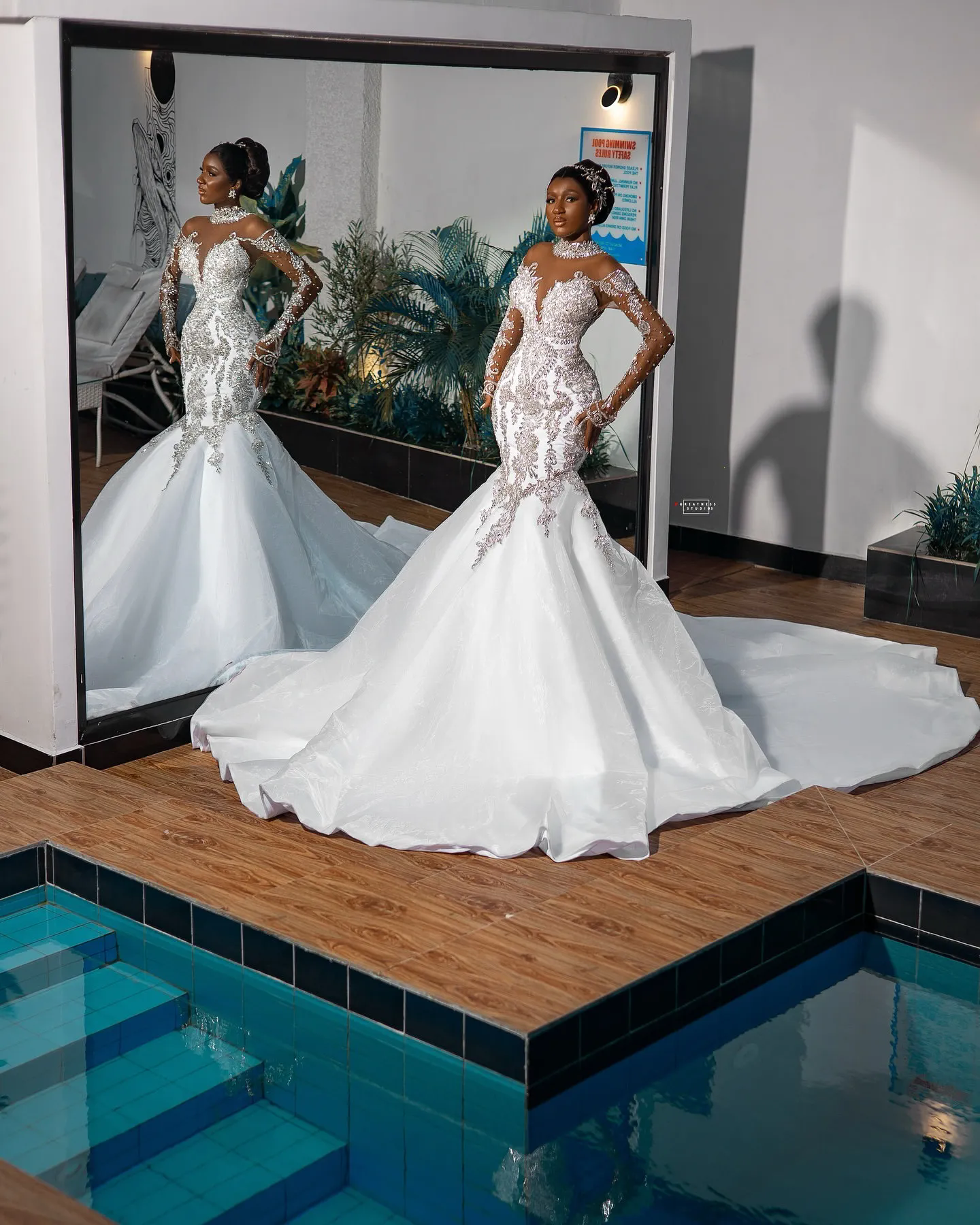 2025 Arabic Aso Ebi Plus Size Mermaid Wedding Dresses Beaded Full Sleeves Sheer Neck Vintage White Lace Bridal Gowns Dress