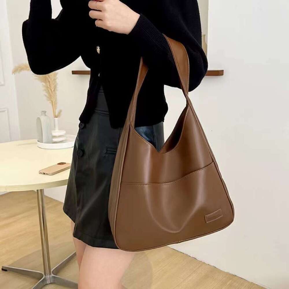 Large Capacity for Women Spring/Summer Soft Leather Bucket Commuter Tote College Student Classroom Shoulder Bag 2025 Versatile New Trendy Clothing Ins