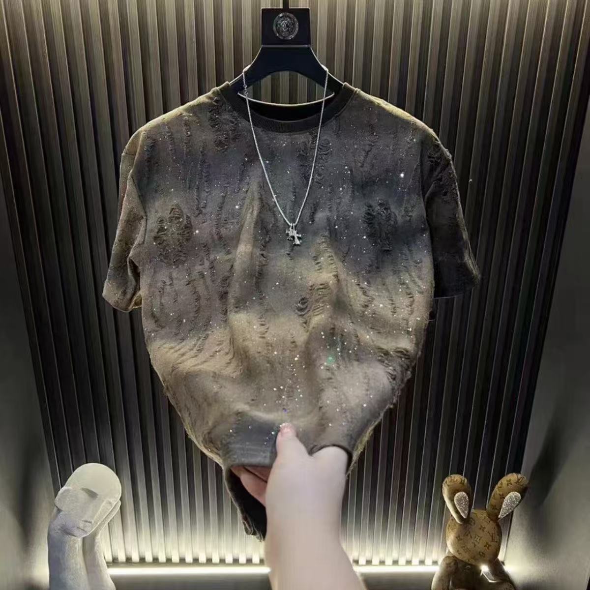2025 Summer New Light High End Men's Half Sleeve T shirt Korean Edition Glitter Gradient Perforated Round Neck Top Trendy Designer Casual Shirt