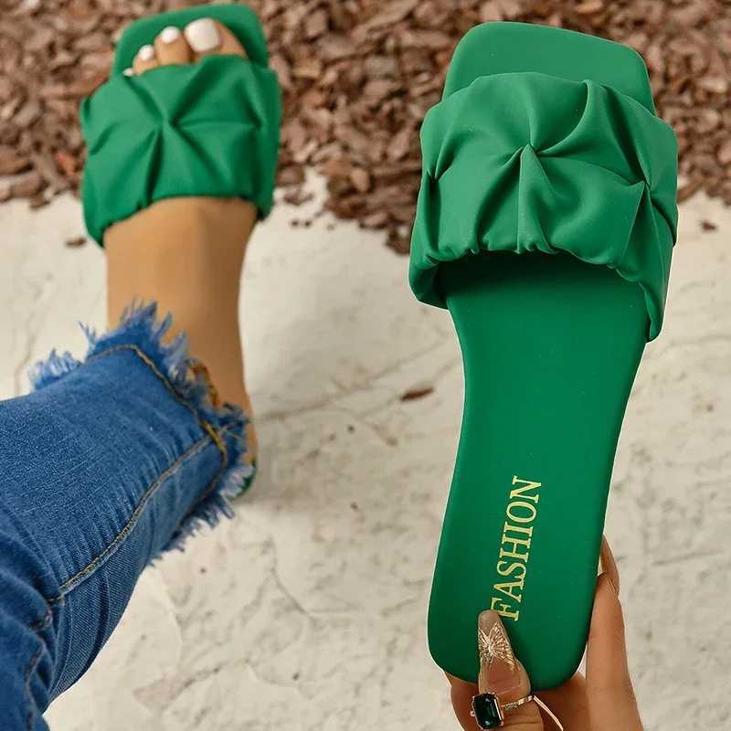 Folding summer slider womens trend flat outdoor womens flat sandals womens flip sandals 2024 Korean design womens shoes green khakiT250317