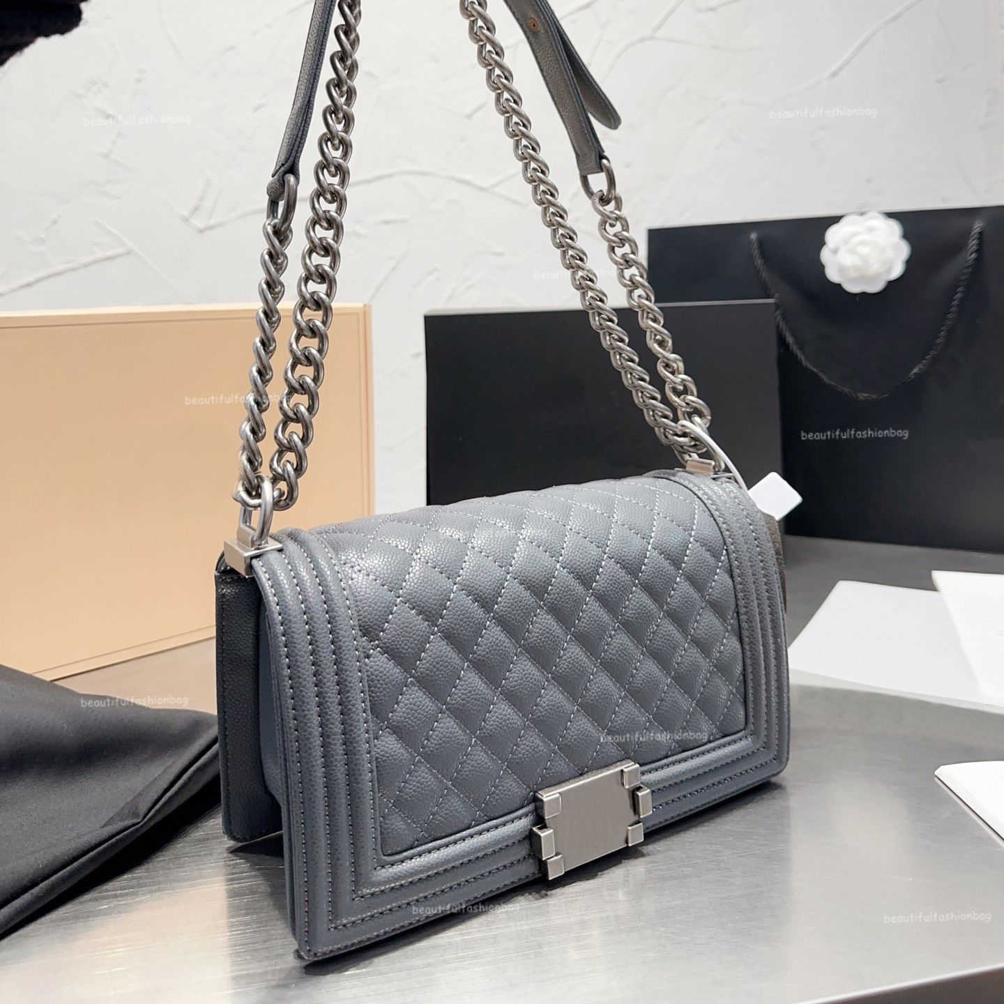 Evening Bags Classic caviar cowhide flap le boy sier metal hardware chain shoulder bags dia/V-shaped quilted square handbag fashion outdoor crossbody bag 25CM