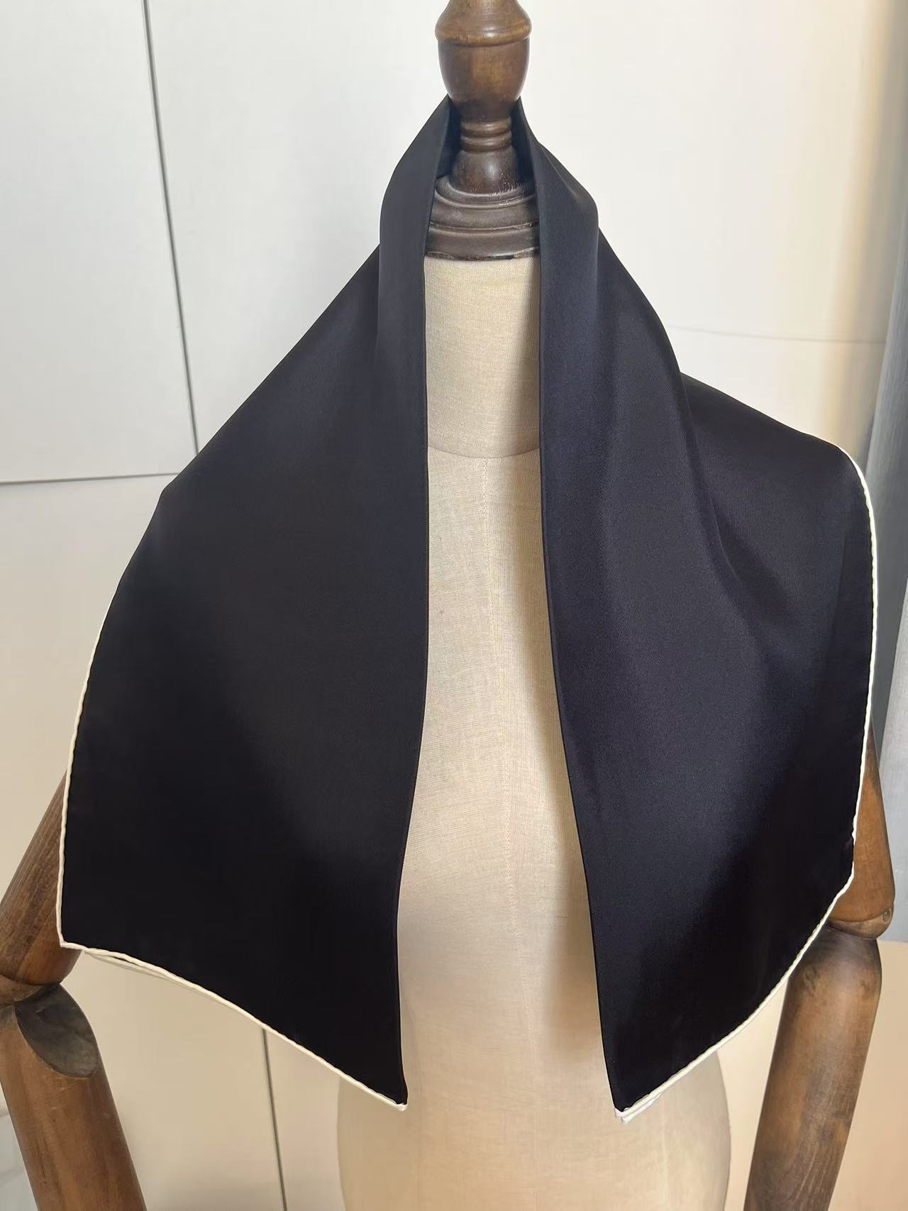 2024 new arrival 90*90 cm silk twill black top quality scarf women shawl fashion wrap for lady