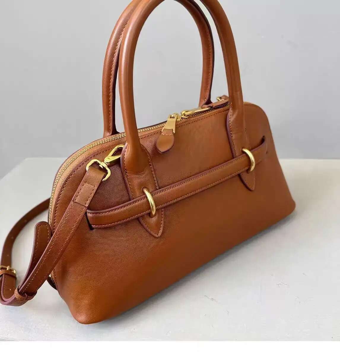 New Aventure Shell Baotou Layer Genuine Leather Retro Handbag, High End Briefcase, Cross Border Trend
