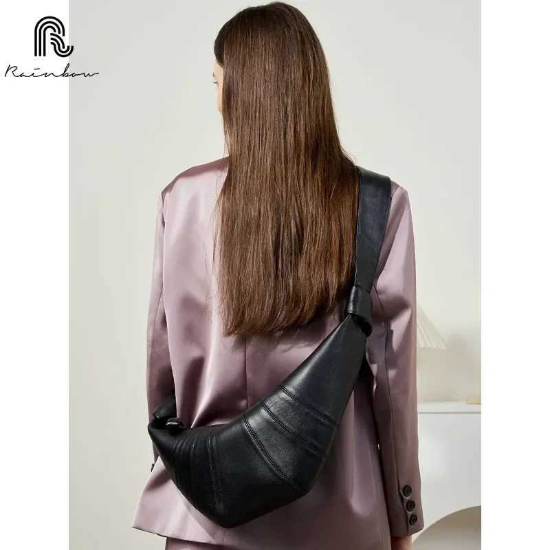 New Retro sheepskin Dumpling French Croissant Fashion Horn Bag chest bag Trendy Niche Net Handheld Wen Large capacity Z250317