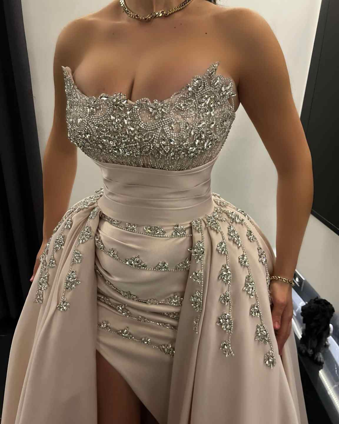 Vintage Evening Dresses For Women Strapless Sleeveless Gown Crystal Ruffles Split Side Detachable Train Party Customized Dress