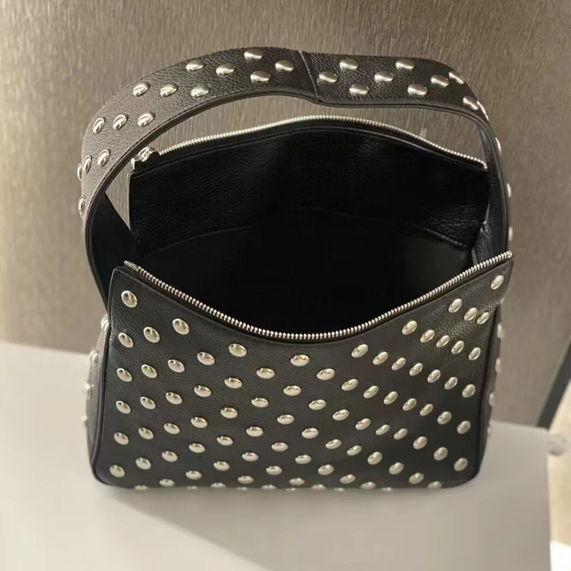 Moto Biker Rivet Decorate Black Bags For Women er Handbag Purses Fashion Underarm Wide Shoulder Straps 250313