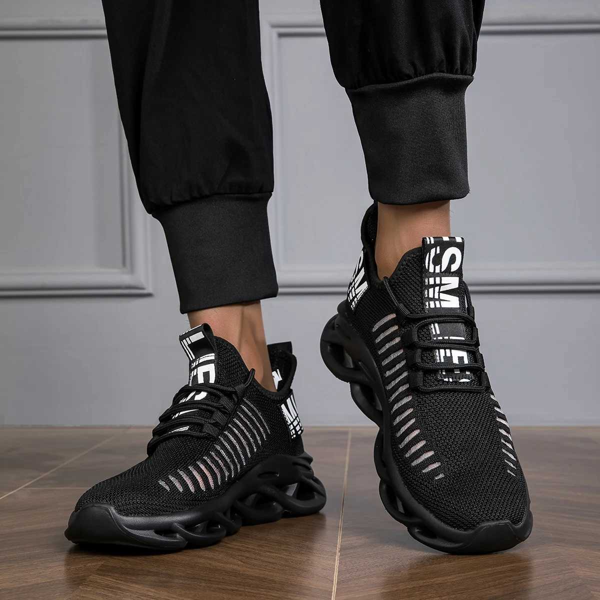New mens shoes fashionable soles sports shoes casual Vcani mens sports running air cushion shock-absorbing mens outdoor Y250320